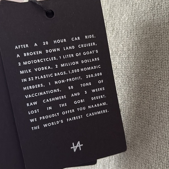 NAADAM Classic Cashmere Turtleneck Sweater XXS - Picture 10 of 10